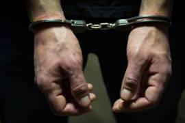 Presuntamente liberaron a un detenido durante su traslado por elementos de la Policía Estatal.