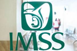 El IMSS en Coahuila pide a la población no caer en fraudes telefónicos que simulan citas de vacunación para adultos mayores.