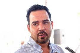 Pablo Fernández Llamas, director de Inspección y Verificación Municipal de Torreón, llamó a los comerciantes a mantener vigentes sus permisos y cumplir con la normatividad correspondiente.