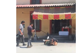 La discusión escaló hasta llegar a los golpes frente al establecimiento.