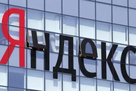 En la imagen, el logotipo de Yandex en la fachada de la sede del buscador de internet ruso Yandex en Moscú, Rusia.