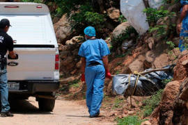 Descubren tres fosas clandestinas en Carrizalillo, Guerrero