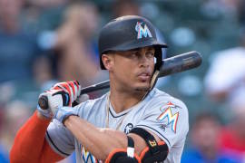 Marlins atentos a cualquier oferta por Stanton