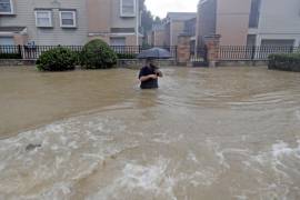 Ladrones suplantan a funcionarios para evacuar casas y saquearlas en Houston