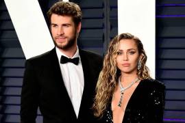 Miley Cyrus se burla de su breve matrimonio