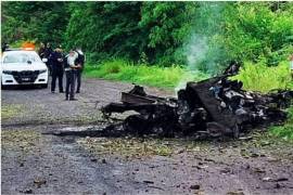 Una camioneta, tipo doble rodada, donde viajaban varios cortadores de limón fue incendiada con una bomba “molotov”