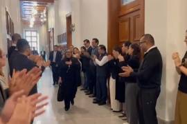 La ministra presidenta, Norma Piña Hernández, fue recibida con aplausos por trabajadores de la Suprema Corte de Justicia de la Nación.