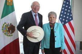Asevera Roberto Rock que Ken Salazar, embajador de EU en México, y la canciller mexicana Alicia Bárcena llevan una relación complicada en el contexto de las tensiones entre ambos países.