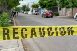 Un grupo armado emboscó a elementos de la Fiscalía de Zacatecas en la carretera federal 54, en el municipio de Villanueva, dejando cinco agentes heridos.