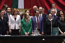 La ceremonia protocolaria, que se prolongó por menos de 10 minutos, contrastó con la del año pasado.