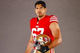 El liniero ofensivo mexicano Isaac Alarcón no continuará con los San Francisco 49ers, dejando su futuro en la NFL en suspenso.