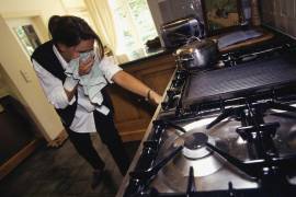 Autoridades recomiendan mantener ventiladas las viviendas para evitar la acumulación de monóxido de carbono.