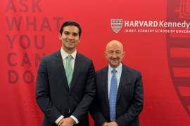 Fue el estudiante Diego Salazar quien compartió en redes sociales fotografías de la charla con el expresidente mexicano.