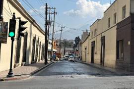 Un bache en la esquina de Aldama e Hidalgo, registrado por Google Street View desde 2009, se convirtió en una constante del paisaje urbano del Centro Histórico de Saltillo.