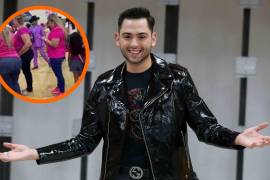 Cuestionana a presentador de Azteca Noreste por insultar a mujeres que vistieron de rosa durante estreno de Barbie, en Monterrey.