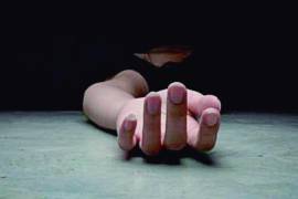 Elementos de la Agencia de Investigación Criminal realizaron el peritaje en la vivienda de la calle Múzquiz.