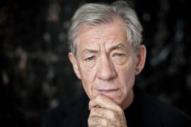 Asegura Ian McKellen que ‘La mitad de Hollywood es gay’