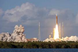 Otro de los clips que más relevancia ha cobrado fue capturado desde un avión. El video fue tomado por alguien que iba a bordo de un vuelo en la zona al momento del despegue de la aeronave.