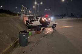 Durante la intervención de las autoridades, el conductor intentó atribuir el accidente a una presunta falla mecánica; sin embargo, los oficiales detectaron que presentaba signos evidentes de intoxicación alcohólica.