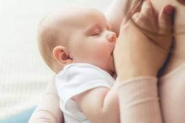 La lactancia protege al bebé contra algunas enfermedades.