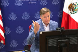 Critica Christopher Landau a Washington por mantener cierre de frontera entre México y EU