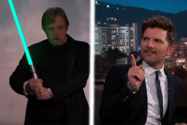 Mark Hamill sorprende a Adam Scott por “cumpleaños atrasado”