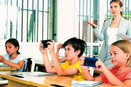 Colegios privados ya aplican reglas internas para restringir el uso de celulares durante las clases, según señaló la Unión Nacional de Colegios Particulares.