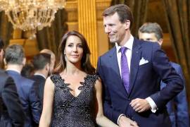 Inmediatamente después de la abdicación de la reina, el actual príncipe Federico obtendrá el cargo de rey junto con su esposa.