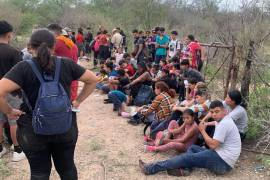 Elementos de la zona militar en Piedras Negras rescataron y brindaron ayuda a 116 migrantes.