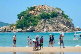 El superávit de la balanza turística cedió 8.3 por ciento en febrero y ligó su tercera caída a tasa anual para colocarse en 2 mil 213 millones de dólares.