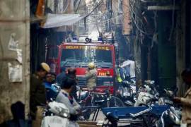 Incendio en fábrica de Nueva Delhi deja 43 muertos
