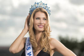 Quién es Mireia Lalaguna, la nueva Miss Mundo que se sentía fea