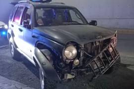 El conductor fue interceptado por autoridades cerca de una delegación del IMSS tras brincar el camellón central.