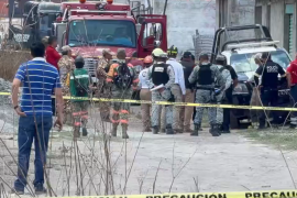 La búsqueda se realiza en un túnel presuntamente usado para robo de combustible de ductos de Pemex.