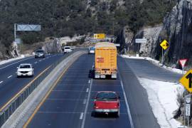 La construcción de la carretera Interserrana lograría reducir notablemente el tráfico en la carretera “Los Chorros”, de acuerdo con el mandatario de Nuevo León, Samuel García.