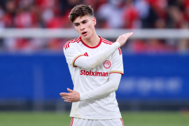 Armando González ingresó antes del descanso y estuvo cerca de darle el triunfo al Olympiacos durante el cierre del encuentro ante Volos.