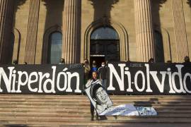 Leticia Hidalgo, madre de Roy, fundó Fuerzas Unidas por Nuestros Desaparecidos en Nuevo León FUNDENL, quienes buscan a víctimas de desaparición forzada.