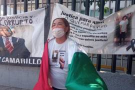 Silvia Castillo Hernández ha reclamado justicia por el homicidio de su hijo Alan Francisco Ibarra Castillo, y expuso a las afueras de la Fiscalía General del Estado de SLP la indolencia de las autoridades.