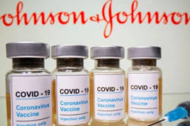 Alertará EU por posible vínculo de vacuna Johnson &amp; Johnson con síndrome Guillain-Barré
