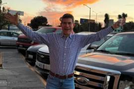 Carlos Héctor Elizondo Sandoval enfrenta una enfermedad neurodegenerativa que limita sus funciones vitales.