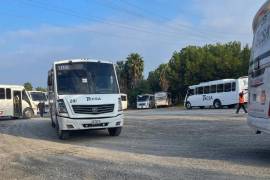 Las unidades de la nueva empresa operadora ya se encontraban en el campus desde las 7:40 horas para reanudar el traslado de los usuarios.