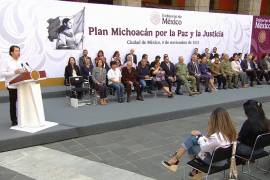 Se informó que se mantendrá la Beca Rita Cetina, la cual es a nivel secundaria, por lo que se ampliará a todos los alumnos de primaria, incorporando a 314 mil nuevos becarios. FOTO: