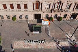 Docentes de la entidad reavivan memoria, señalan represión y ratifican la defensa de sus derechos