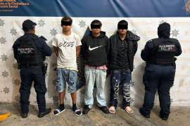 Dos menores de edad fueron detenidos junto con un joven de 19 años tras haber agredido a policías de Guadalupe y dañado a una patrulla