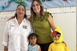 La diputada Magaly Hernández cuestionó la eliminación del requisito mínimo de asistencia para acreditar el ciclo escolar y advirtió que la medida podría agravar el ausentismo y el rezago educativo.