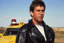 Mensaje. Mad Max no solo retrata carreteras desiertas y violencia extrema, sino la decadencia progresiva de la moralidad cuando las estructuras comienzan a fallar.