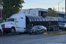La pipa fue interceptada por elementos de la Policía del Estado en la carretera Saltillo–Torreón, a la altura del ejido Padre Santos, durante un operativo de vigilancia.