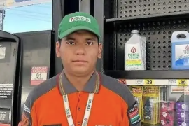 El joven desapareció tras concluir su jornada laboral en una estación de servicio de Torreón.