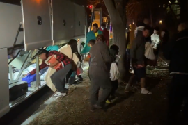 Los migrantes llegaron en tres autobuses repletos; venían desde Texas.