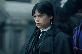 Los fans de este icónico personaje de Los Locos Addams pueden llevar su estilo oscuro y peculiar directamente a su celular con el Modo Merlina en WhatsApp.